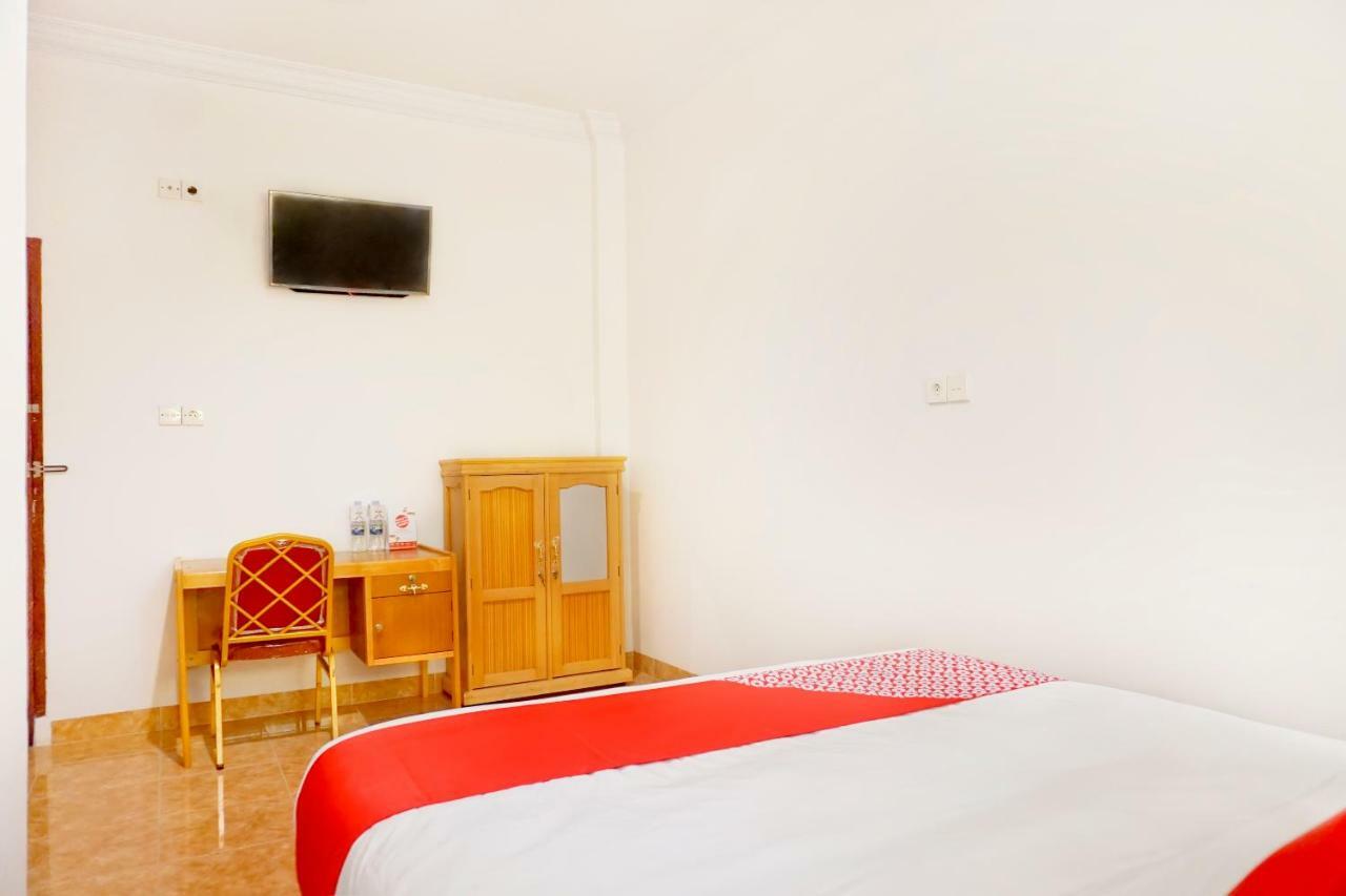 Oyo 694 Khasanah Hotel Pekanbaru