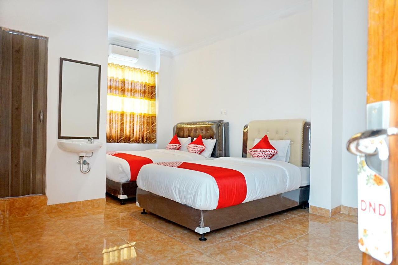 Oyo 694 Khasanah Hotel 2*