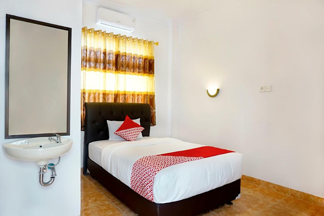 Oyo 694 Khasanah Hotel Pekanbaru