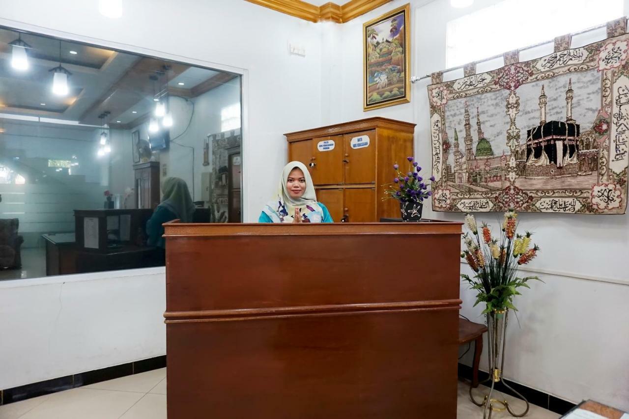 Oyo 694 Khasanah Hotel 2*